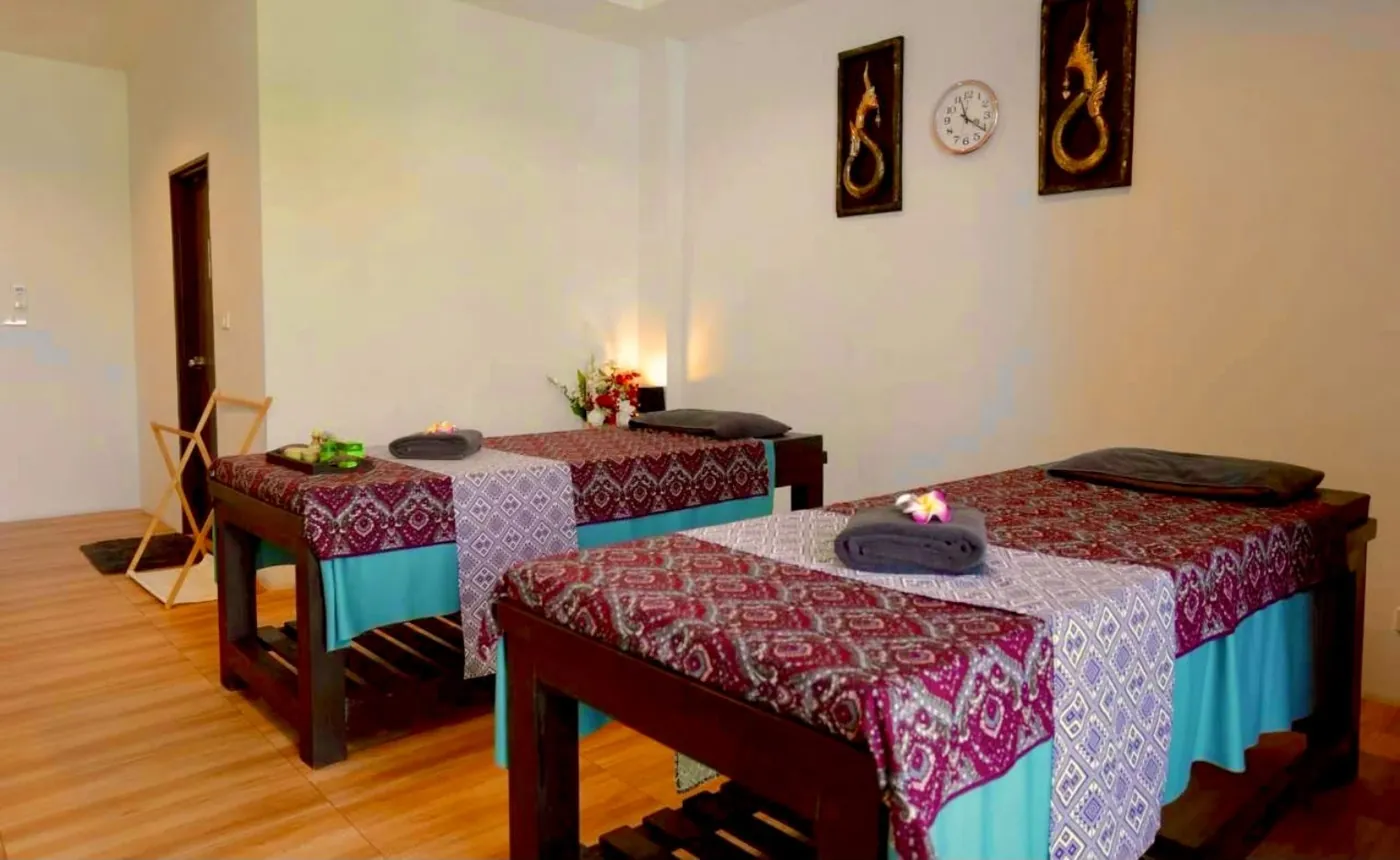 Twin treatment room